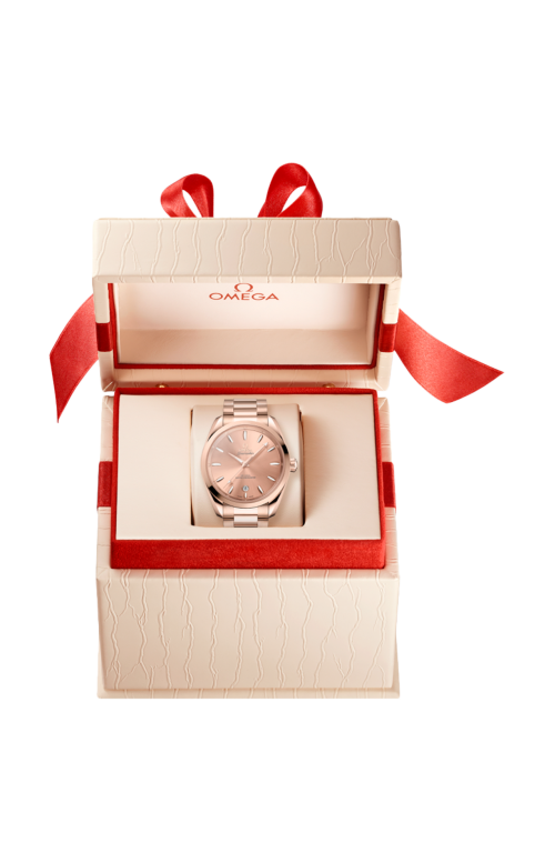 Accedi alla scheda di Omega SEAMASTER AQUA TERRA SHADES 38 MM, ORO SEDNA&trade; SU ORO SEDNA&trade; - 220.50.38.20.10.001