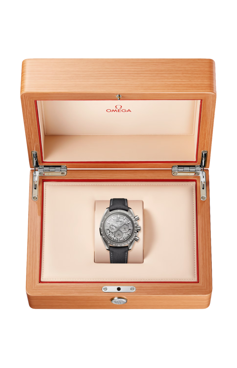 Omega | SPEEDMASTER DARK SIDE OF THE MOON 44,25 MM, CERAMICA SU TESSUTO E NYLON - 310.92.44.50.06.001 (3)